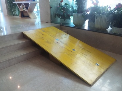 Klančina do restavracije Fleur de Sel.