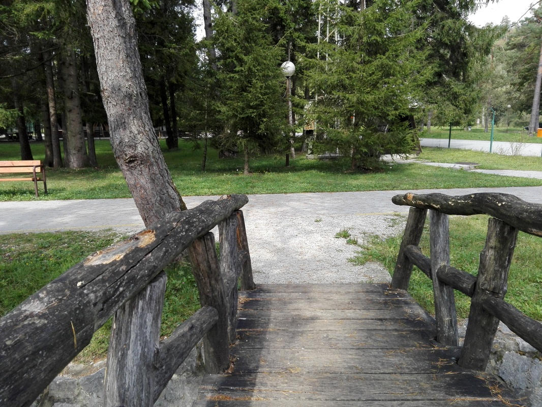 Stik mosta s podlago